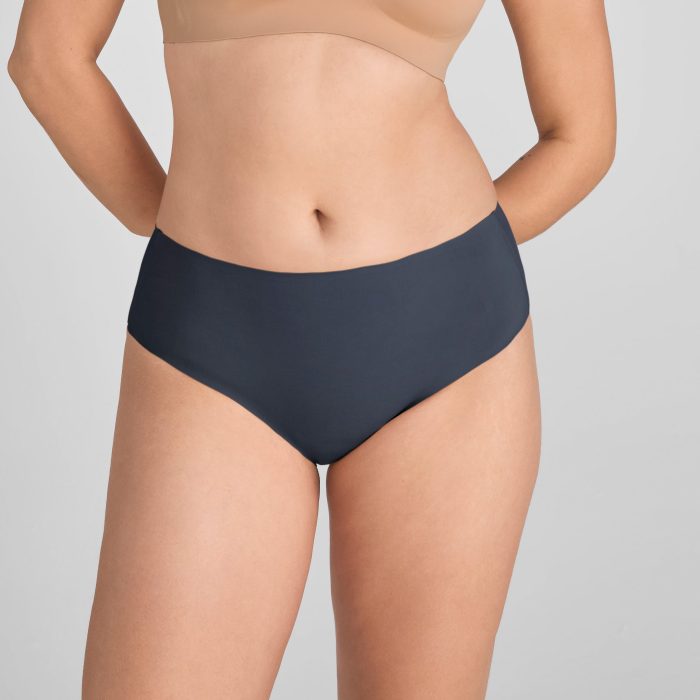 18_softform_cotton_MR_brief-northsea-M-Elle_0977_NS_R1.jpg
