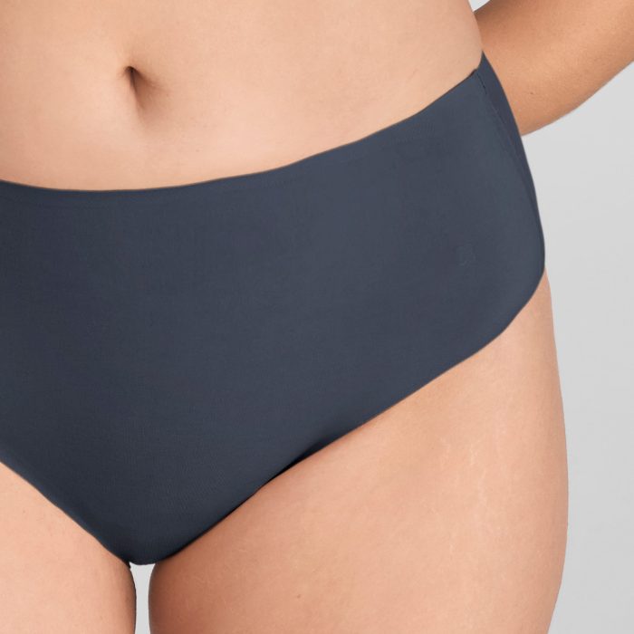 18_softform_cotton_MR_brief-northsea-M-Elle_0977_NS_Rclose.jpg