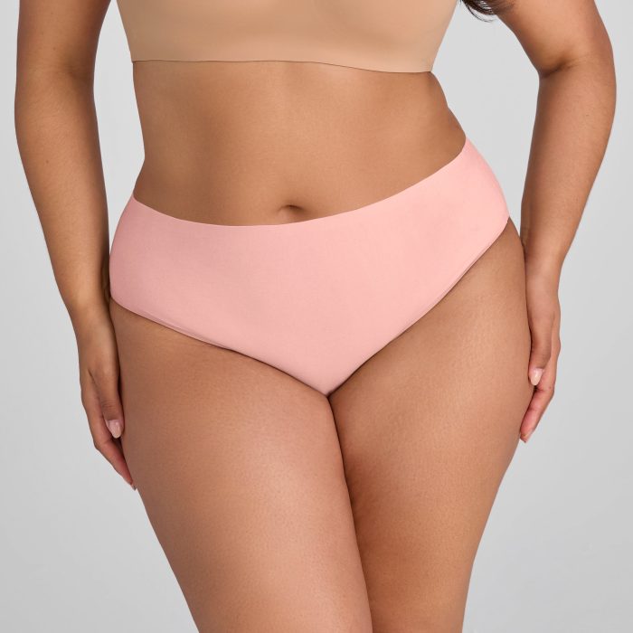 19_softform_cotton_MR_brief-pinkcloud-1X-Julia_1047_PC_R1.jpg