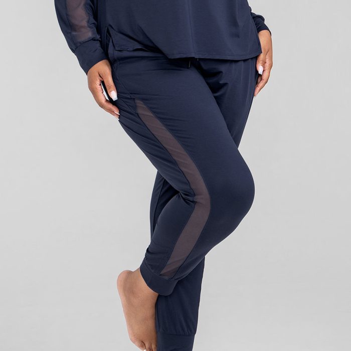 BlissWearJogger-Model-Navy-XL-Courtney-Front-2.jpg