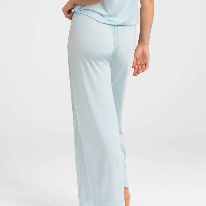 BlissWearPant-Model-Glacier-S-Elle-Back-2.jpg