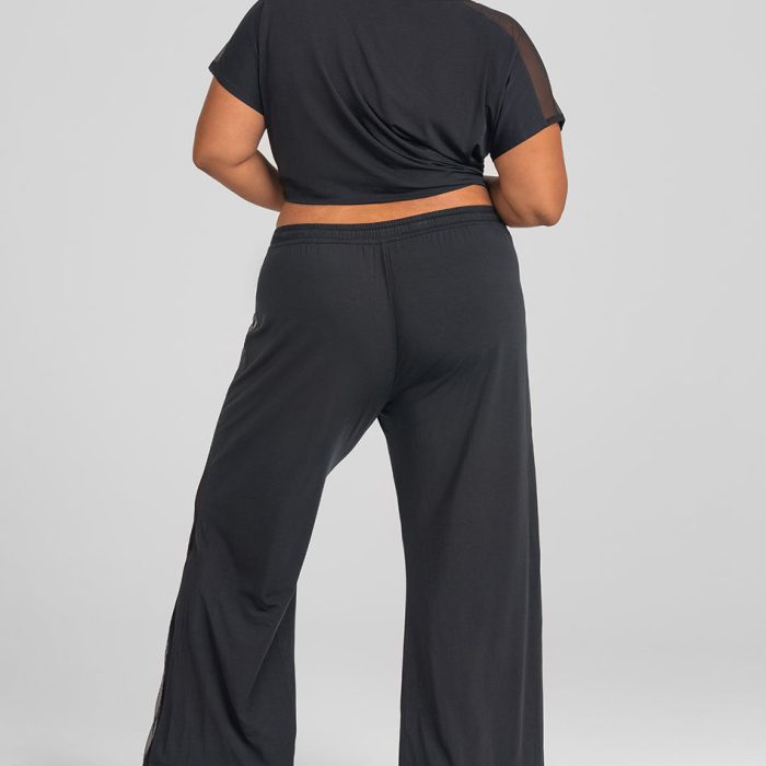 BlissWearPant-Model-Midnight-1X-Anita-Back-2.jpg