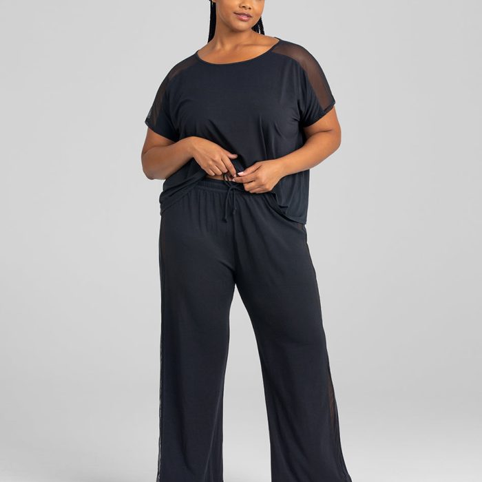BlissWearPant-Model-Midnight-1X-Anita-Front-2.jpg