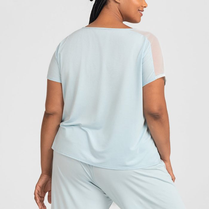 BlissWearShortSleeveTop-Model-Glacier-1X-Anita-Back-2.jpg