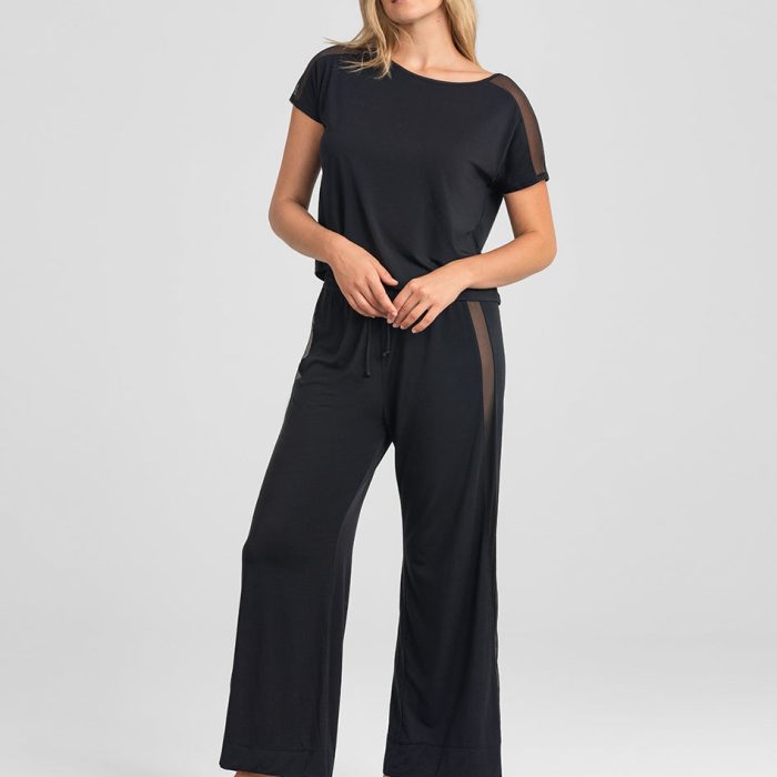 BlissWearShortSleeveTop-Model-Midnight-S-Elle-Front-2.jpg