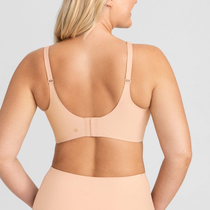 CrossOBra-Model-Blush-L-McCallah-Back-2.jpg