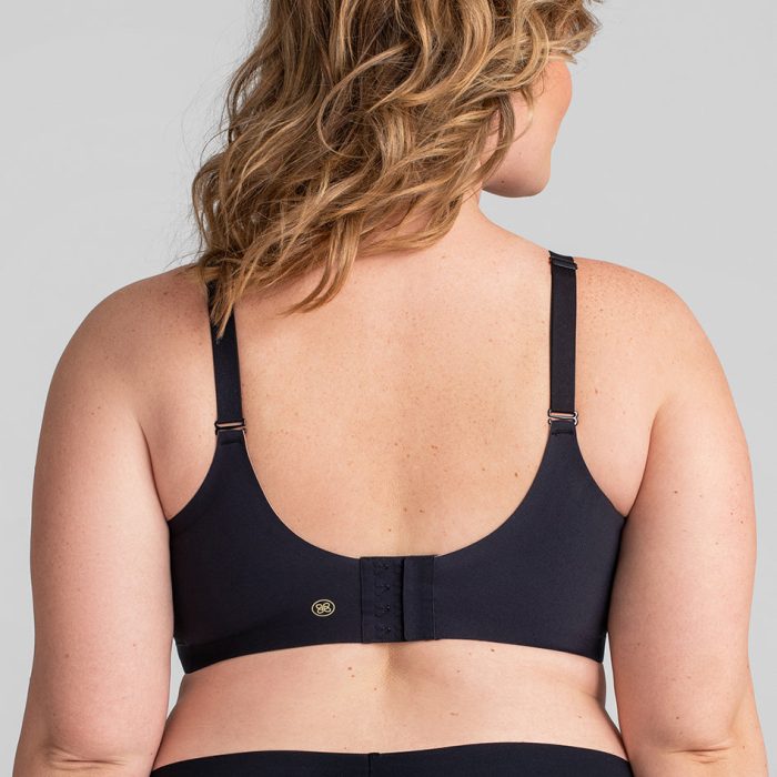 CrossOBra-Model-Runway-40DD-Olivia-Back-2.jpg