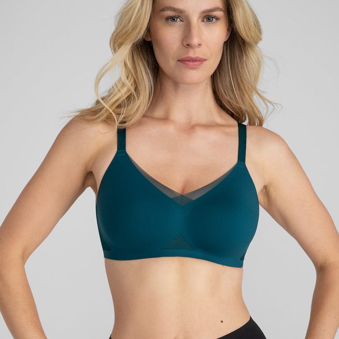 CrossOverBra-Model-Deep_Aqua-S-Chloe-Front-2.jpg