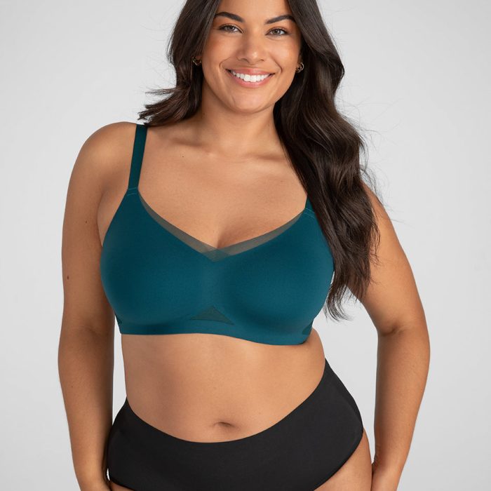 CrossOverBra-Model-Deep_Aqua-XL-Julia-Front-2.jpg