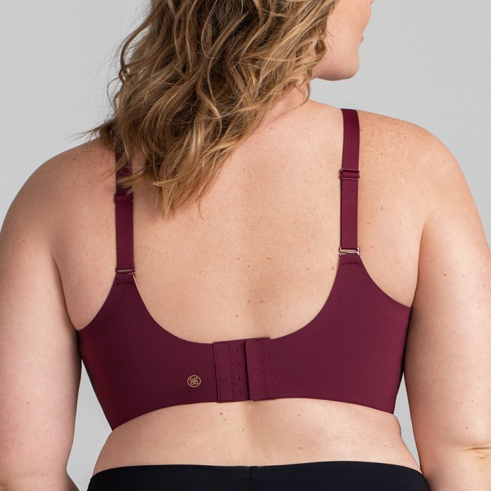 CrossOverBra-Model-Fig-1X-Olivia-Back-2.jpg