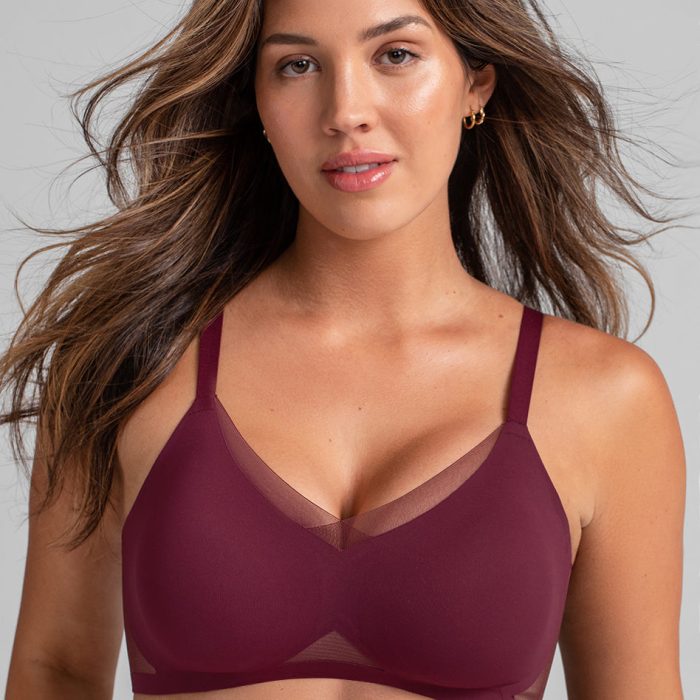 CrossOverBra-Model-Fig-M-Nicki-Front-2.jpg