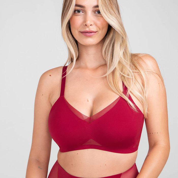 CrossOverBra-Model-Ruby-34DD-Raine-Front-2.jpg