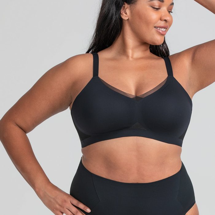 CrossOverBra-Model-Vamp-XL-Malik-Front-2.jpg