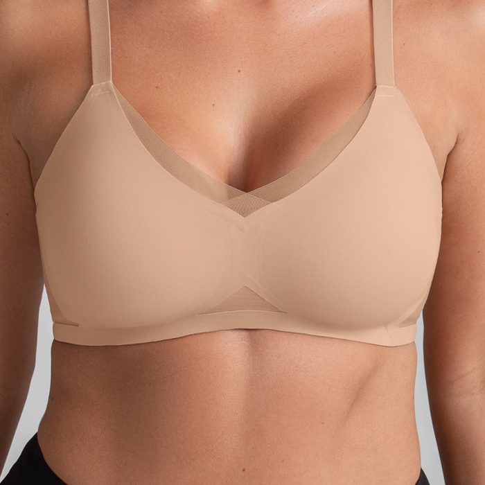CrossOverBra-ZoomIn-Sand-2-2.jpg