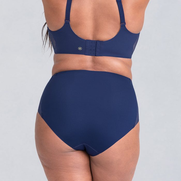 CrossOverBrief-Model-Navy-XL-Malik-Back.jpg