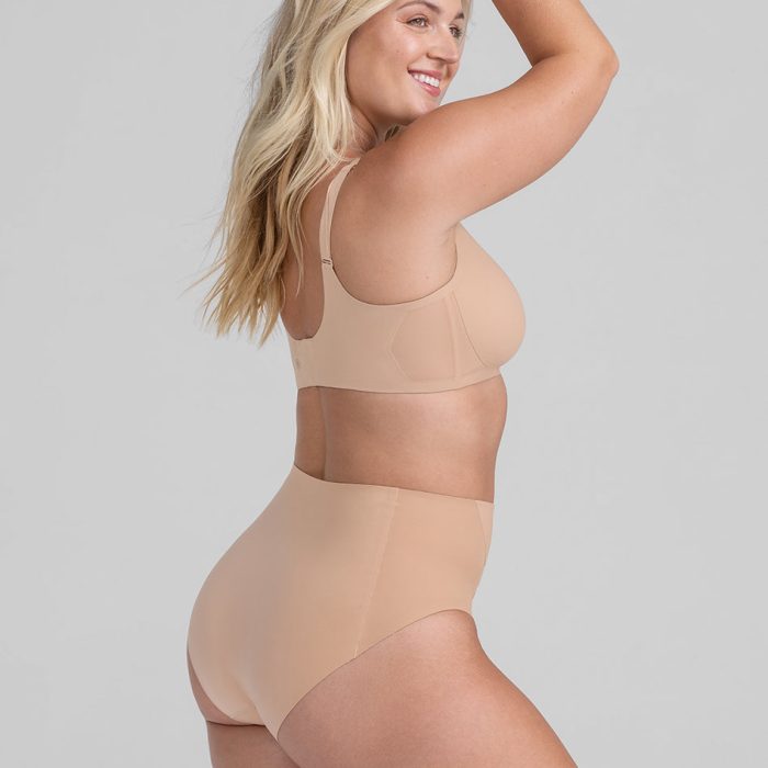 CrossOverBrief-Model-Sand-L-McCallah-Side.jpg