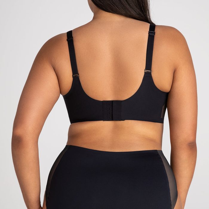 CrossOverVNeckBraFlex-Model-Runway-38DD-Julia-Back.jpg