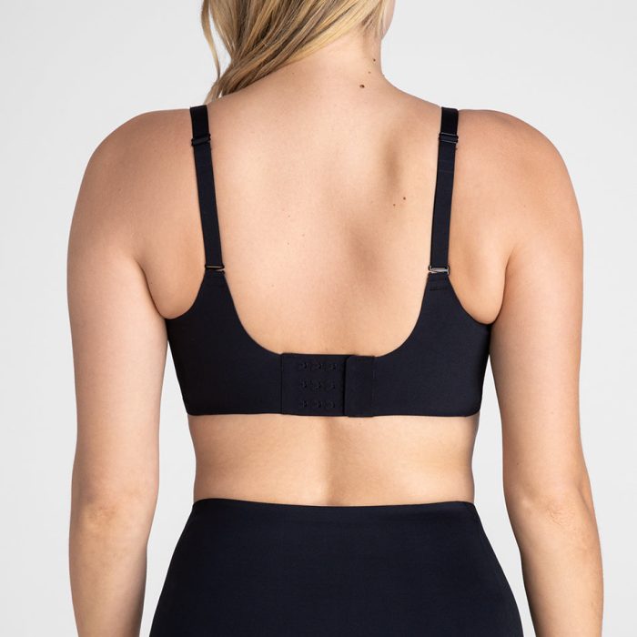 CrossOverVNeckBraFlex-Model-Vamp-34D-Elle-Back.jpg