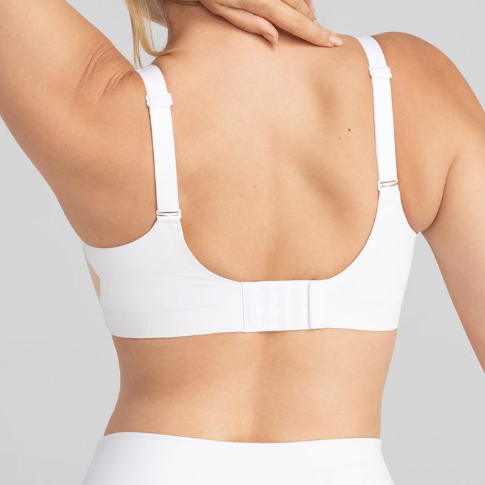 DevCrossFlexBra-Model-Astral-34D-Elle-Back-2.jpg