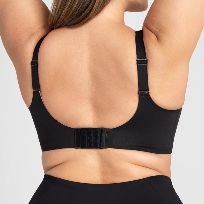 DevCrossFlexBra-Model-Runway-40DD-Tara-Back-3.jpg