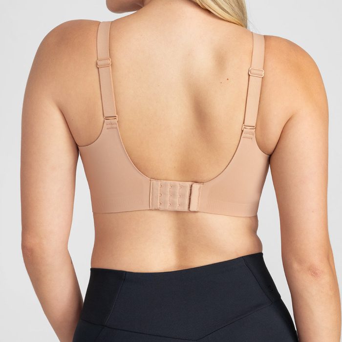 DevCrossFlexBra-Model-Sand-34D-Elle-Back-3.jpg
