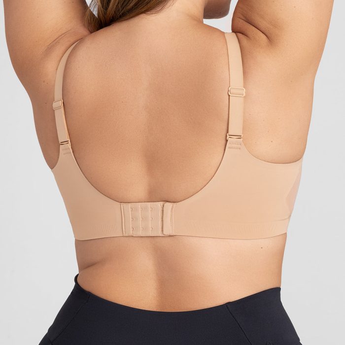 DevCrossFlexBra-Model-Sand-40DD-Tara-Back-3.jpg