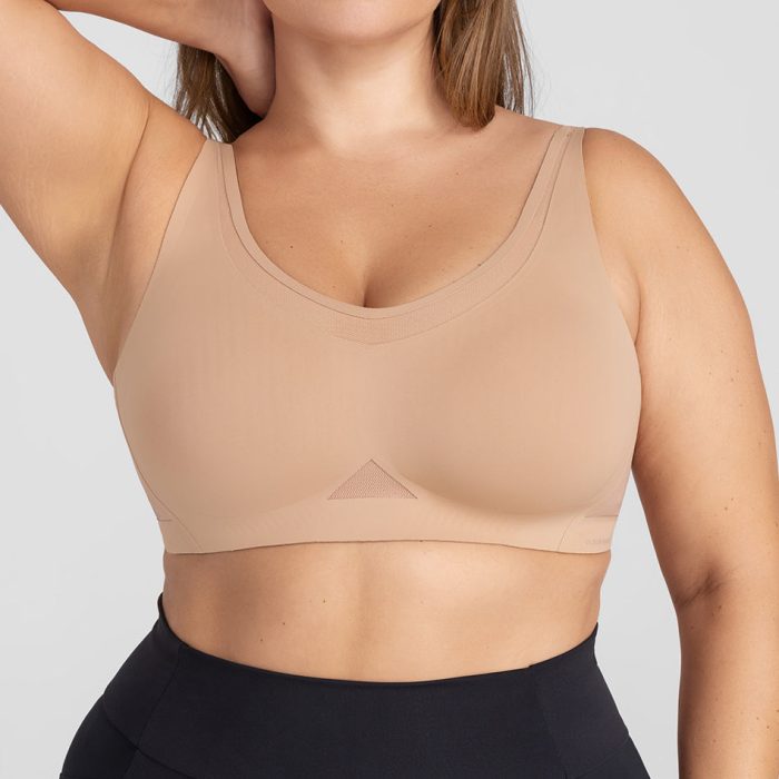 DevCrossFlexBra-Model-Sand-40DD-Tara-Front-2.jpg
