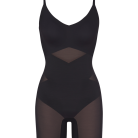 LBBoysuit-Mannequin-Runway-Front.png