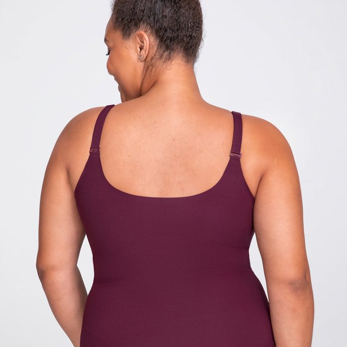 LWC-Model-Fig-XL-Larissa-Back.jpg