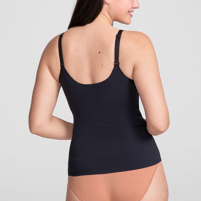 LWC-Model-Vamp-M-Hannah-Back.jpg