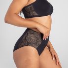 LaceCrossOverBra-Model-Runway-M-Mei-Front.jpg
