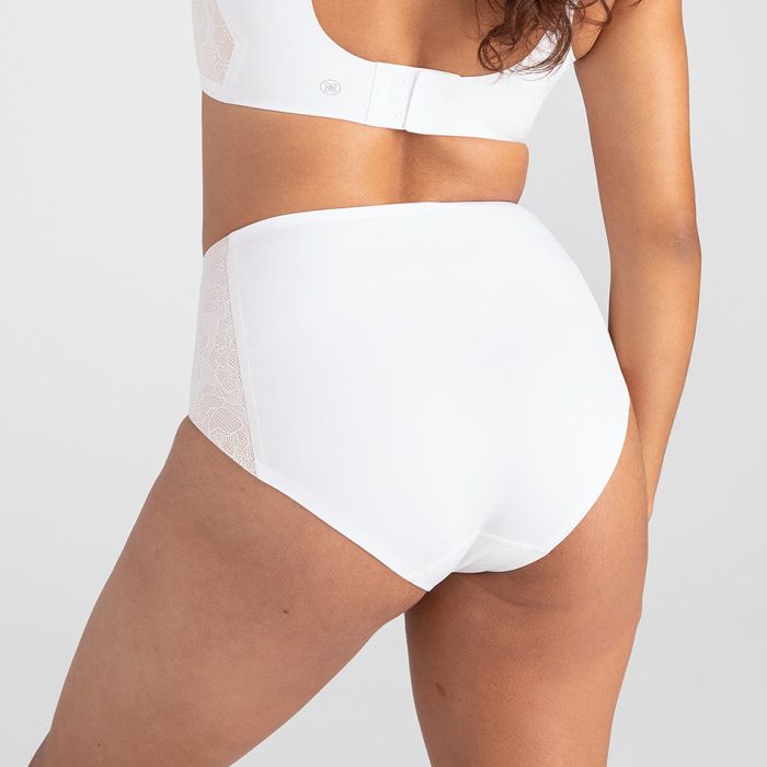 LaceCrossOverBrief-Model-Astral-M-Mei-Back.jpg