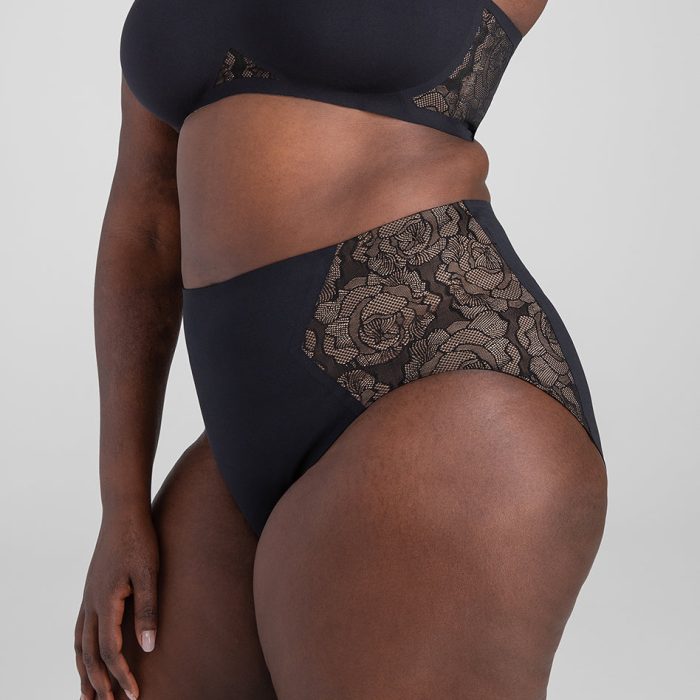 LaceCrossOverBrief-Model-Runway-XL-Sabey-Side.jpg