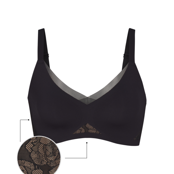 LaceCrossover_Bra-Mannequin-Runway-Front.png