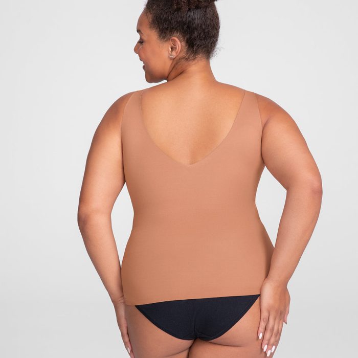 LiftWearTank-Model-Cinnamon-XL-Larissa-Back.jpg