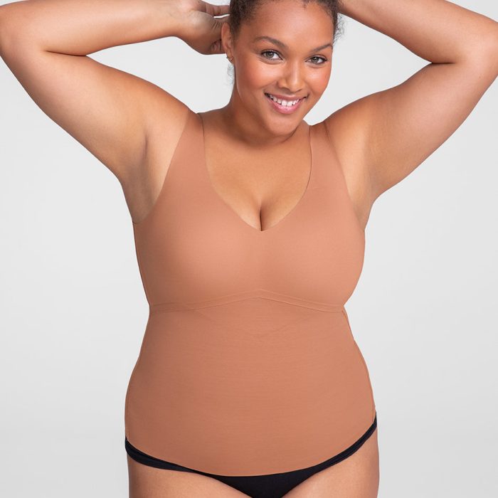 LiftWearTank-Model-Cinnamon-XL-Larissa-Front.jpg