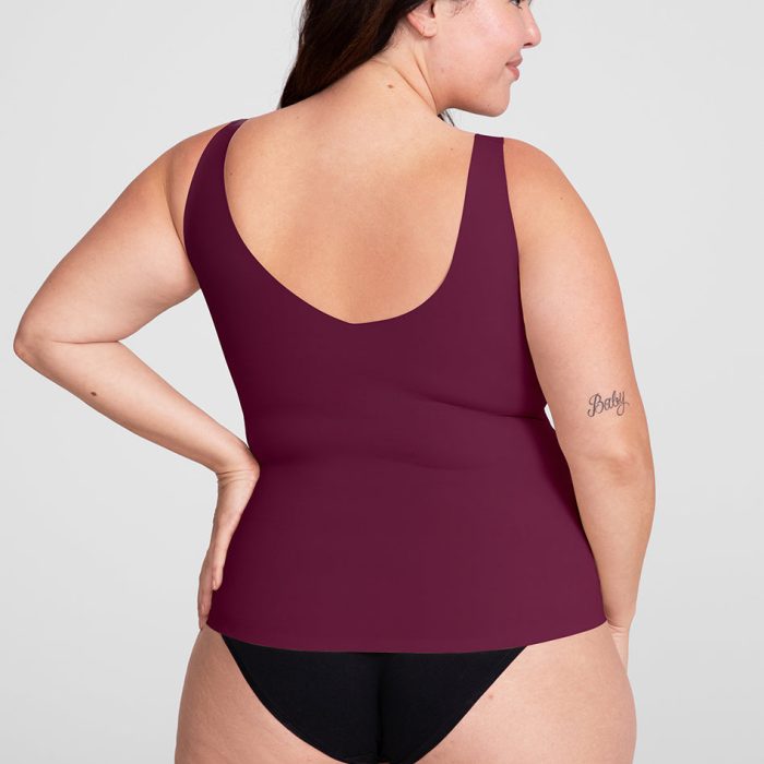LiftWearTank-Model-Fig-1X-Natalie-Back.jpg