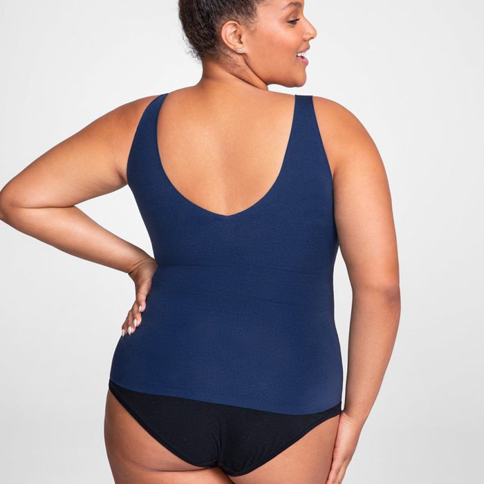LiftWearTank-Model-Navy-XL-Larissa-Back.jpg