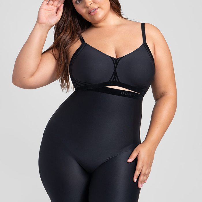 NoShowSuperHighWaistShort-Model-Vamp-1X-Bella-Front.jpg