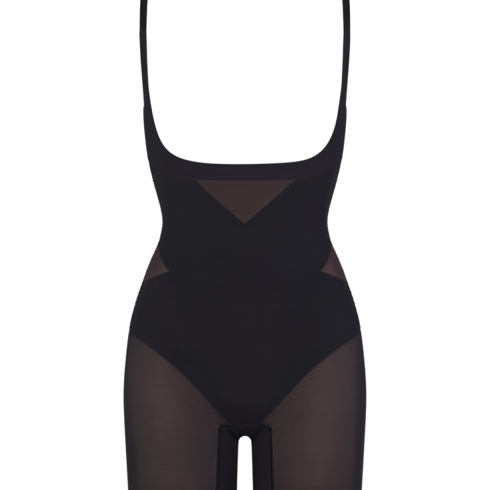 OBMTB-Mannequin-Runway-Front.png
