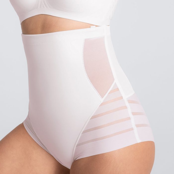 QB-Model-Astral-M-Elle-Side.jpg