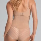 QB-Model-Sand-M-Elle-Back.jpg