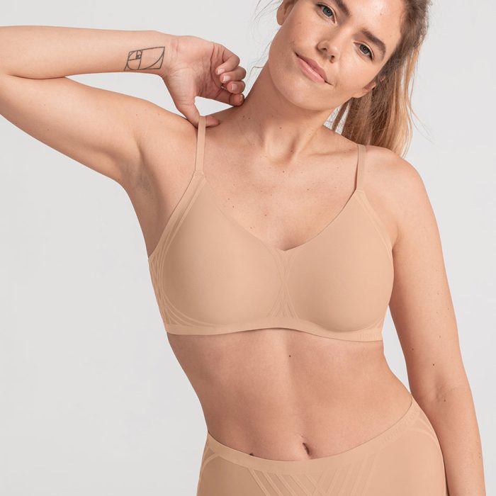 SB-Model-Sand-M-Katie-Front.jpg
