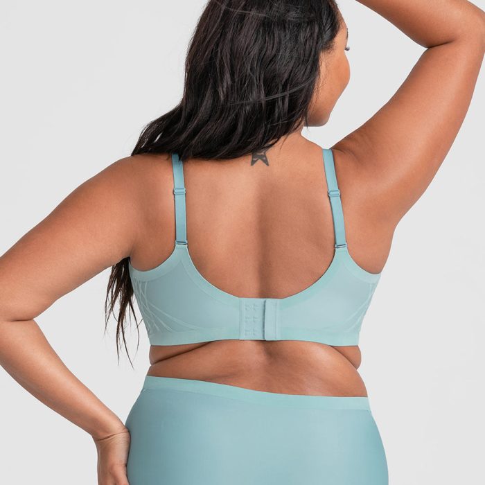 SB-Model-Sea_Glass-XL-Malik-Back.jpg