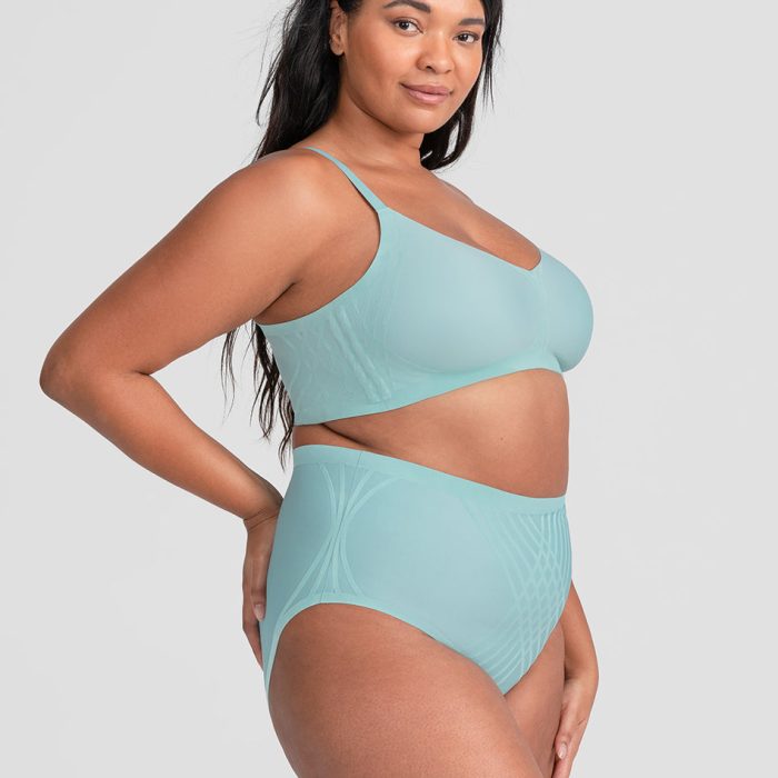 SB-Model-Sea_Glass-XL-Malik-Side.jpg