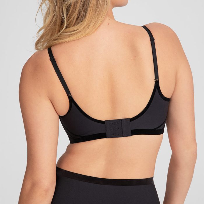 SB-Model-Vamp-M-Elle-Back.jpg