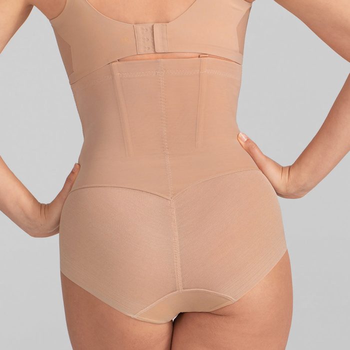 SPB-Model-Sand-M-Elle-Back.jpg