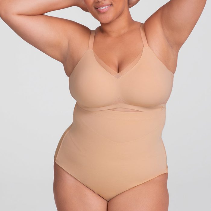 SPT-Model-Sand-XL-Larissa-Front.jpg