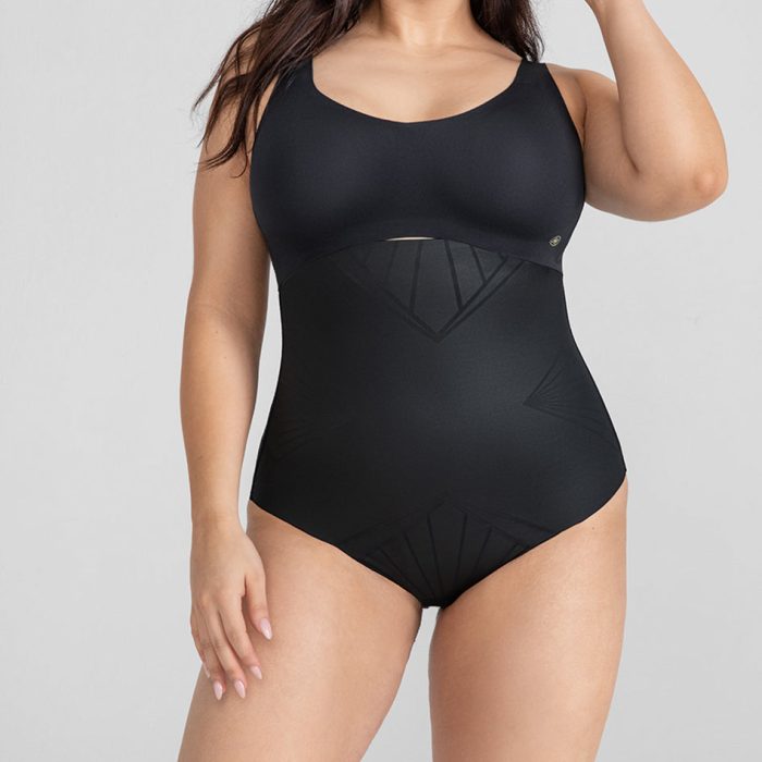 ShadowSculptHighWaistBrief-Model-Vamp-XL-Phoenix-Front.jpg