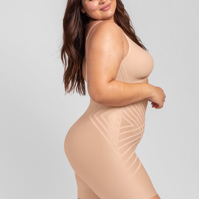 SilhouetteHighWaistShort-Model-Sand-1X-Bella-Side.jpg